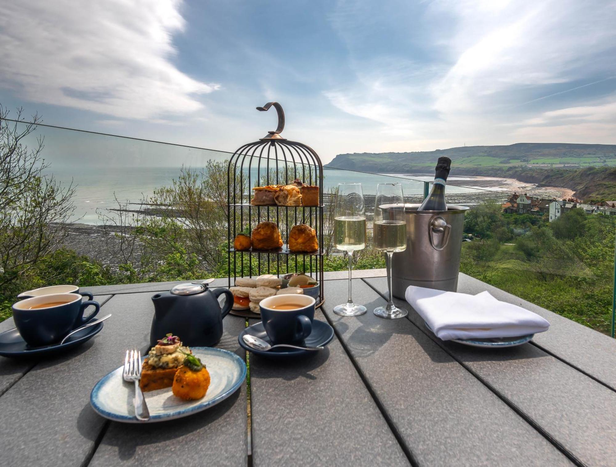 Hotel Victoria Robin Hood's Bay Exterior foto